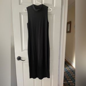 👀Closet staple alert‼️ Sleeveless mock neck dress Goldray brand ~size M